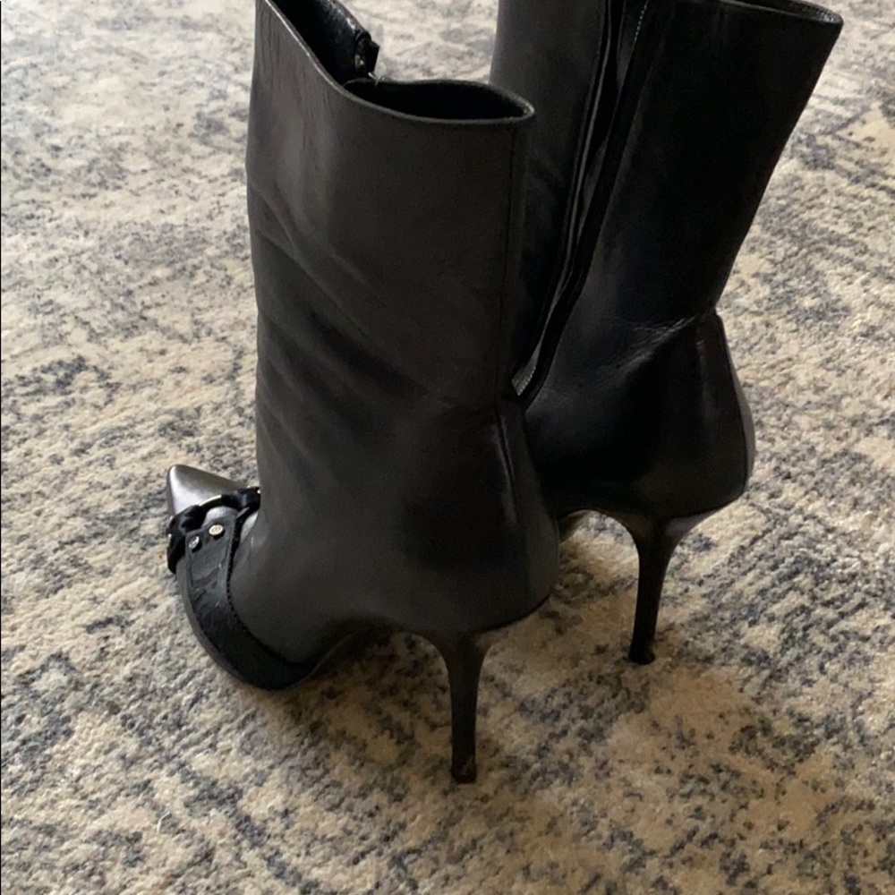 Shoes - Picture 4 of 4